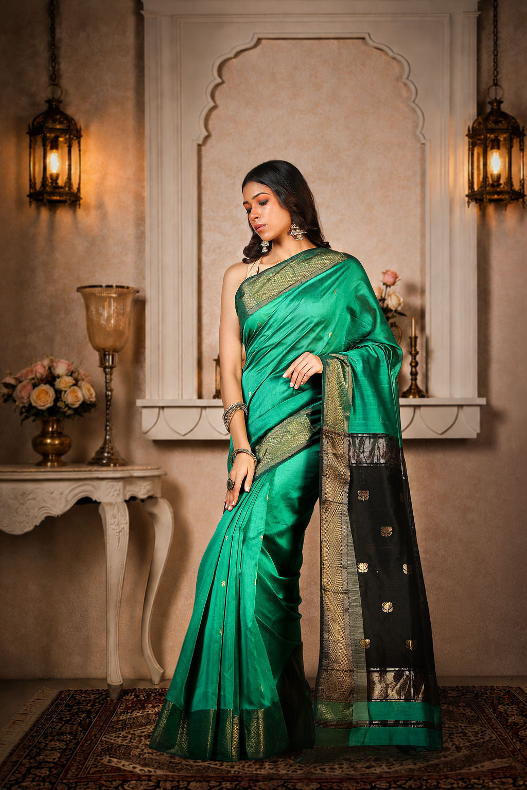 Maheshwar Saree with Golden zari lotus booti on Aanchal, cotton silk, color-Green/Black
