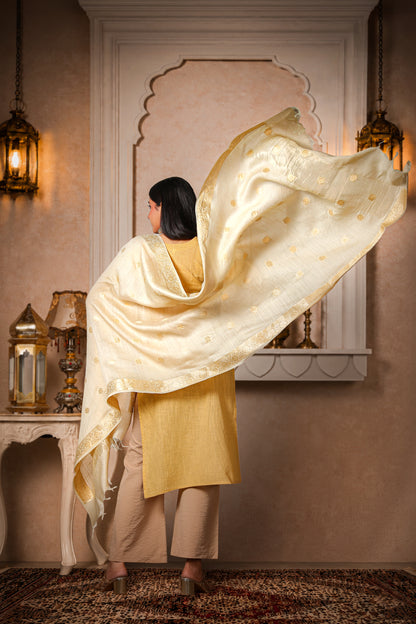 Sunehri – Pure Silk Banarasi Dupatta with Golden Booti